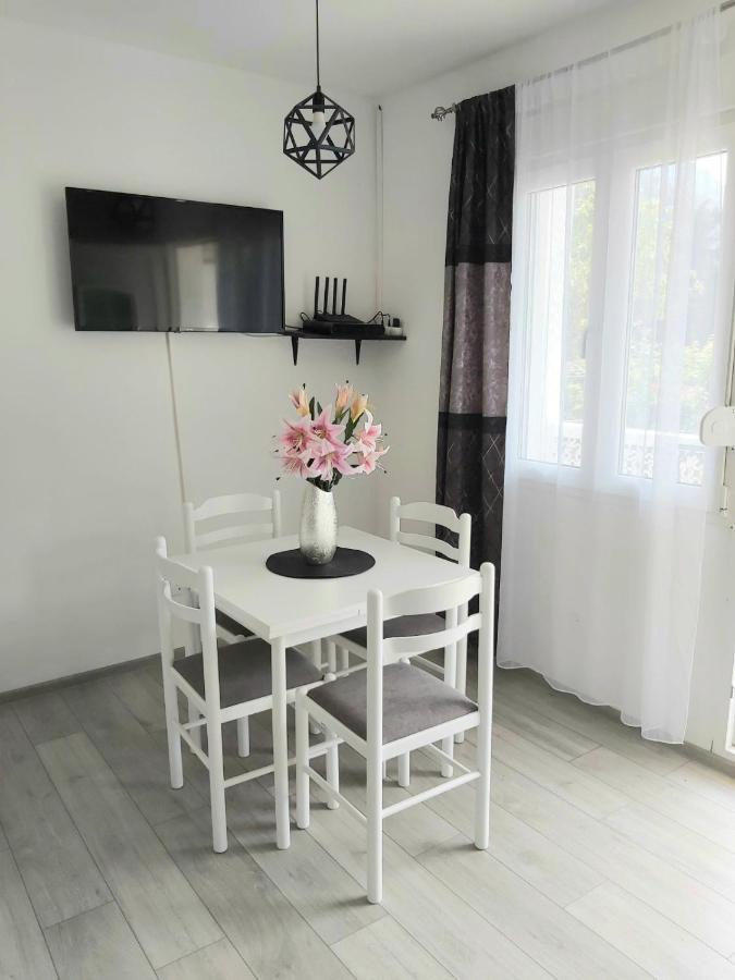 Apartman Marina 2 *
